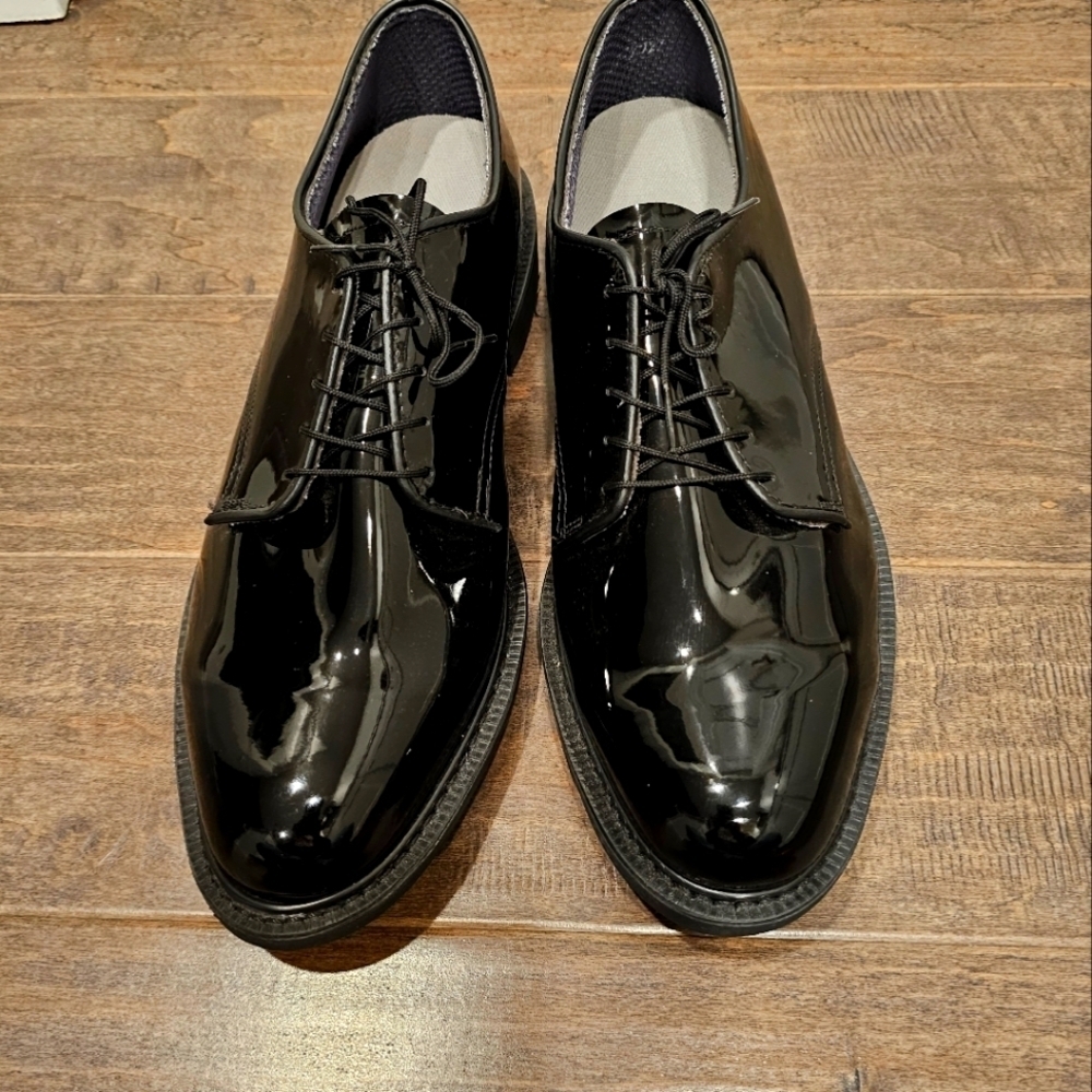 Vibram Capps - Black High Gloss Men' Shoes (NWOT) Size US 11.5D